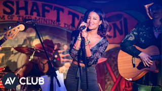 Heather Hemmens on <i>Roswell, New Mexico</i> and the keys to playing a great bartender<em></em>